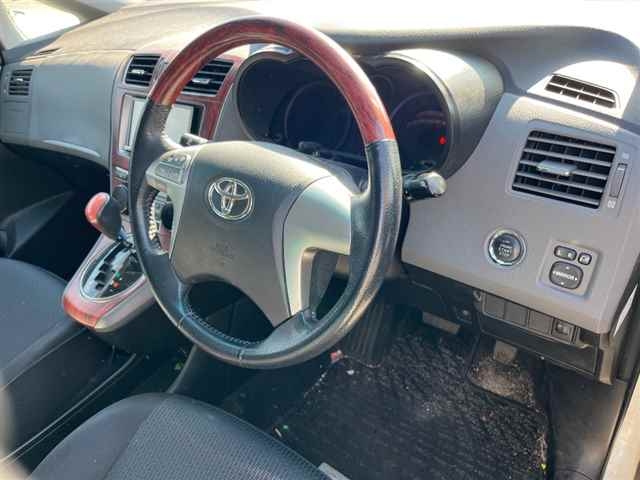 TOYOTA MARK X ZIO 2010