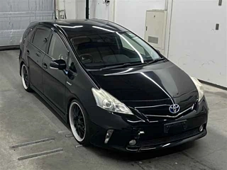 TOYOTA PRIUS ALPHA 2011