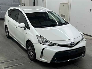 TOYOTA PRIUS ALPHA 2015