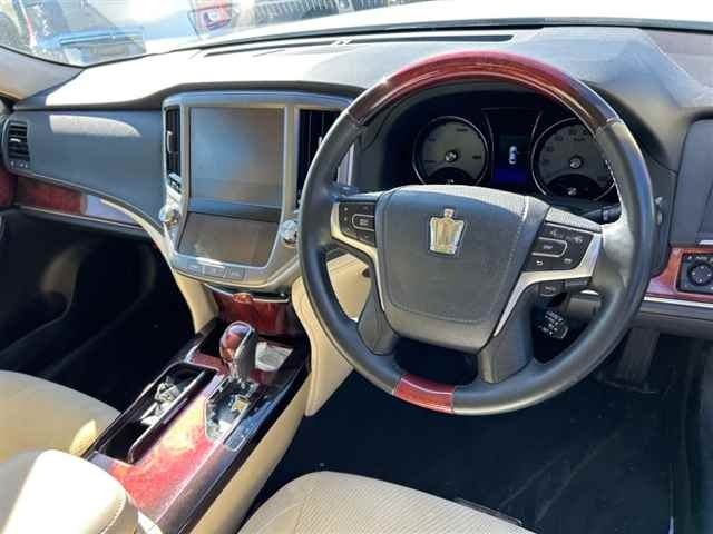 TOYOTA CROWN 2014