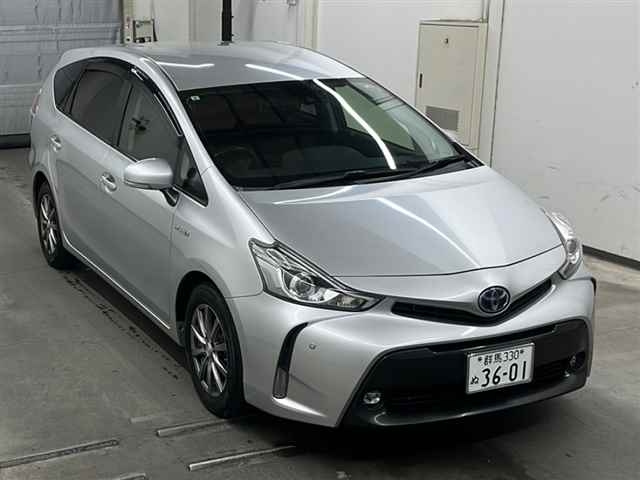 TOYOTA PRIUS ALPHA 2015