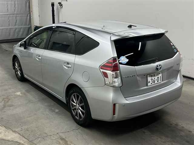 TOYOTA PRIUS ALPHA 2015
