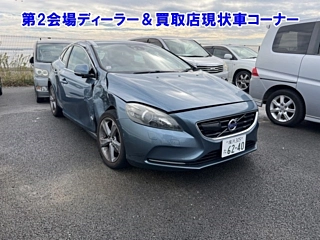 VOLVO V40 2013