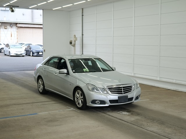 MERCEDES BENZ E CLASS 2010