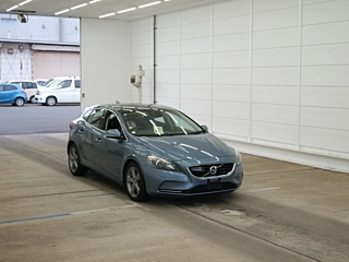 VOLVO V40 2013
