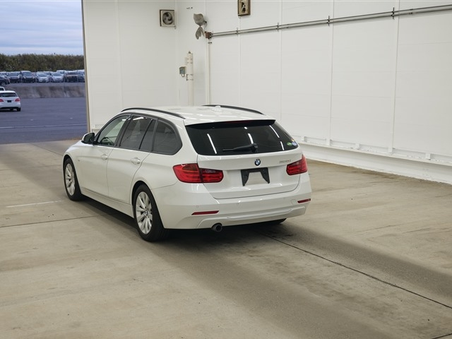 BMW 3 SERIES 2013
