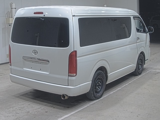 TOYOTA HIACE 2012