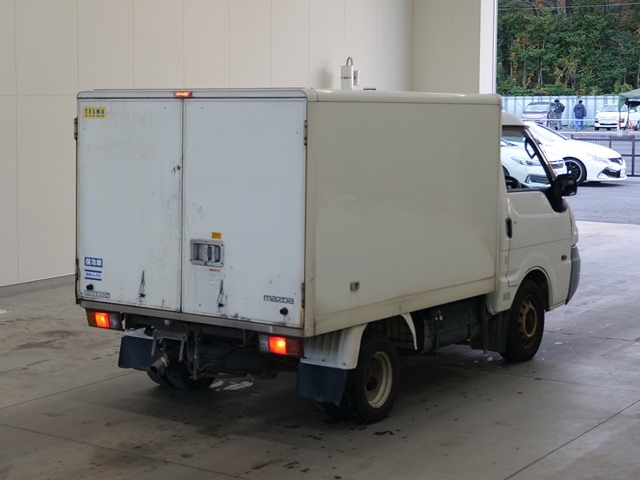 MAZDA BONGO 2011