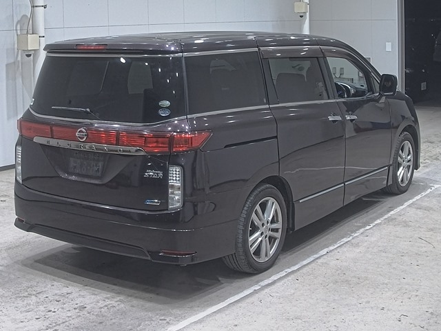NISSAN ELGRAND 2010