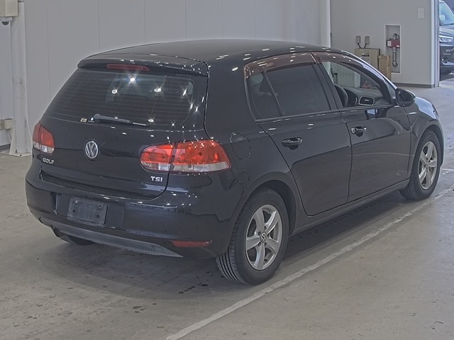 VOLKSWAGEN GOLF 2010