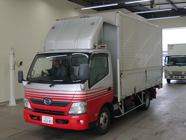 HINO DUTRO 2015