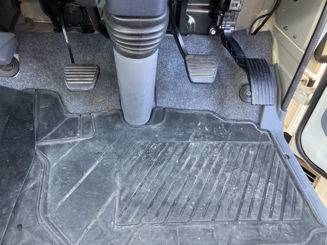 MITSUBISHI CANTER 2016