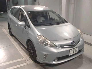 TOYOTA PRIUS ALPHA 2011