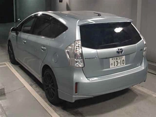 TOYOTA PRIUS ALPHA 2011