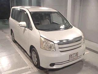 TOYOTA NOAH 2008