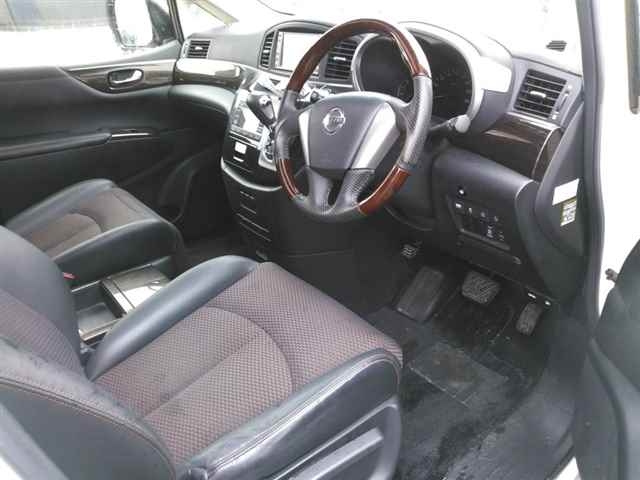 NISSAN ELGRAND 2010
