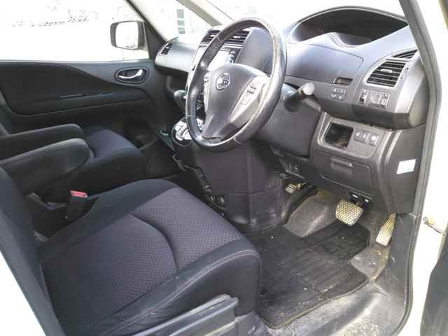 NISSAN SERENA 2010