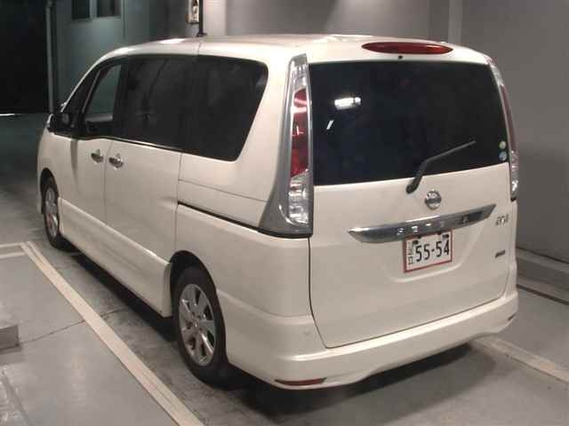 NISSAN SERENA 2010