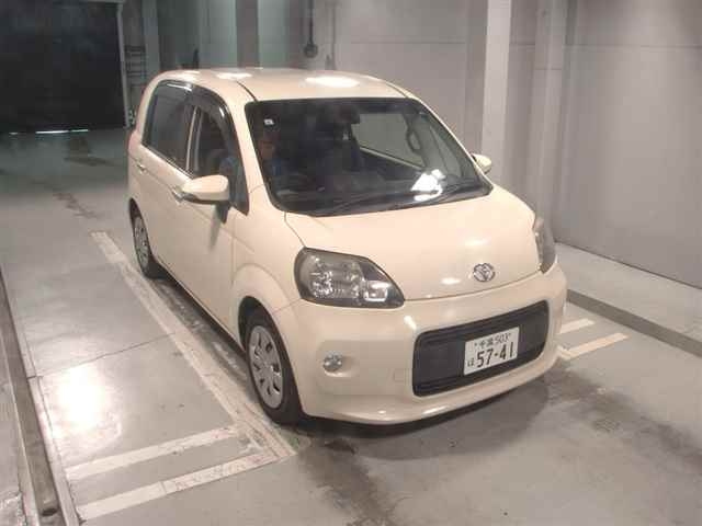 TOYOTA PORTE 2013