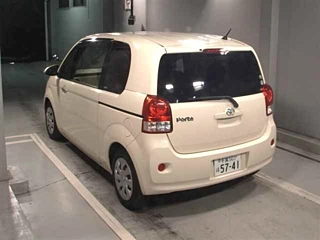 TOYOTA PORTE 2013