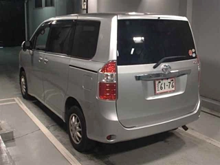 TOYOTA NOAH 2008