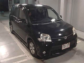 TOYOTA SIENTA 2013