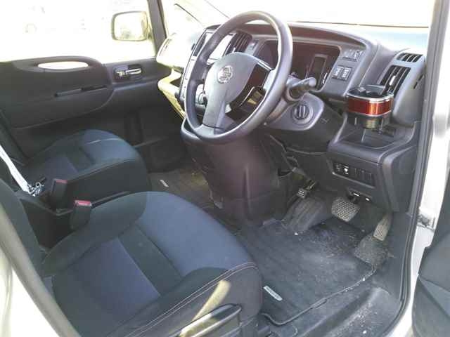 NISSAN SERENA 2009