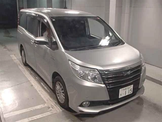 TOYOTA NOAH 2016