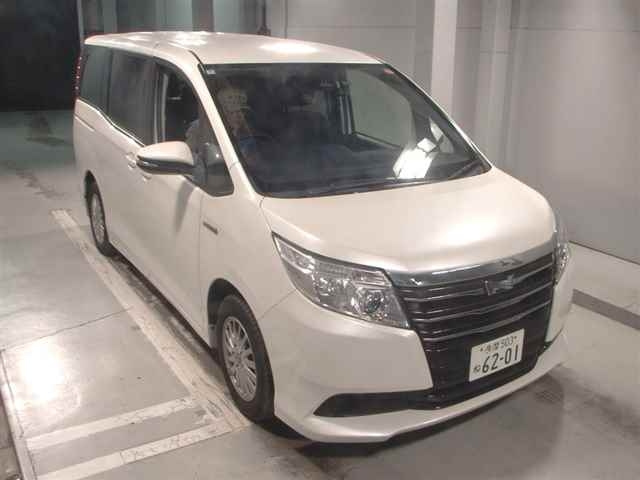 TOYOTA NOAH 2016