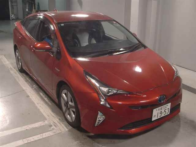 TOYOTA PRIUS 2016