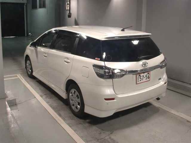 TOYOTA WISH 2014