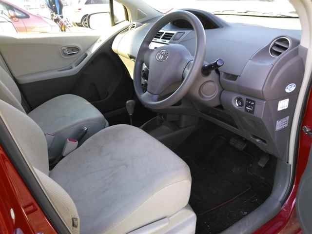 TOYOTA VITZ 2010