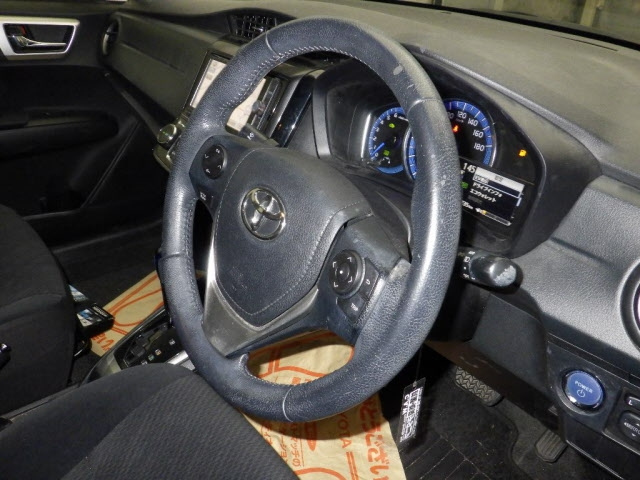 TOYOTA COROLLA AXIO 2013