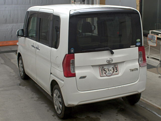 DAIHATSU TANTO 2015
