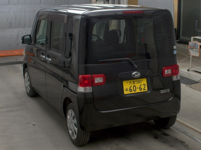 DAIHATSU TANTO 2011