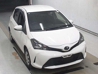TOYOTA VITZ 2017
