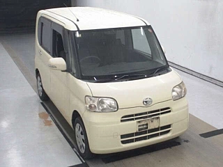 DAIHATSU TANTO 2010