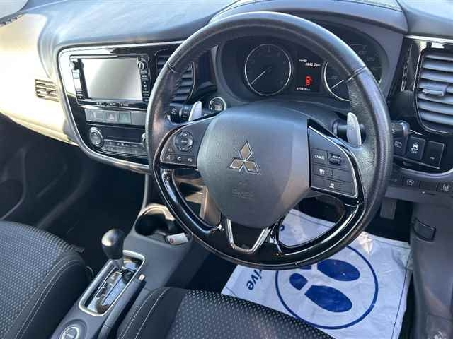 MITSUBISHI OUTLANDER 2016