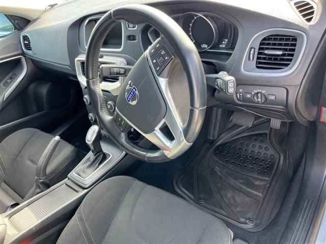 VOLVO V40 2013