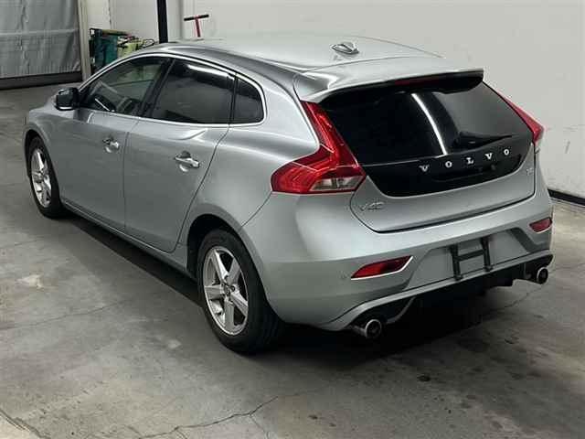 VOLVO V40 2013