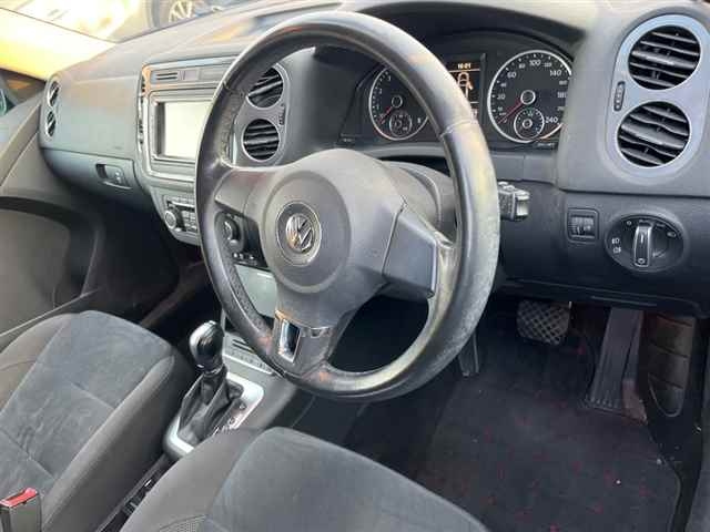 VOLKSWAGEN TIGUAN 2012