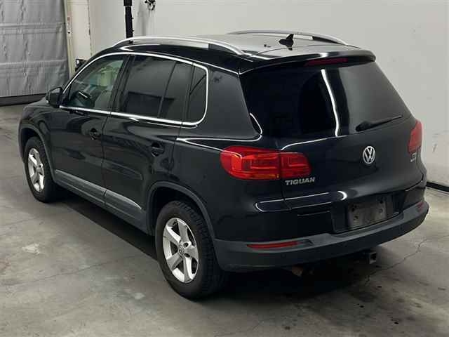 VOLKSWAGEN TIGUAN 2012