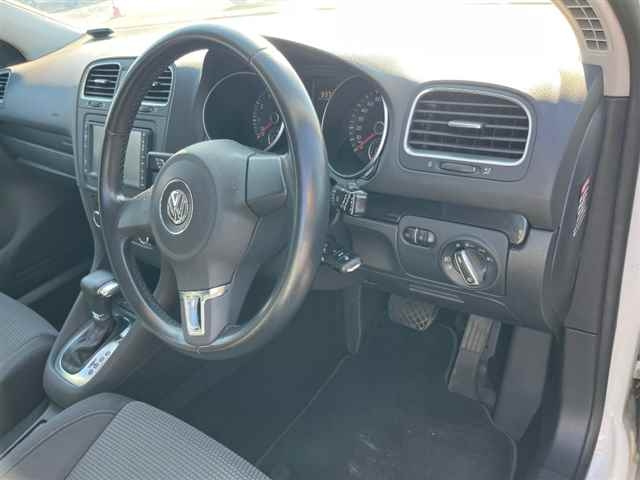 VOLKSWAGEN GOLF 2010