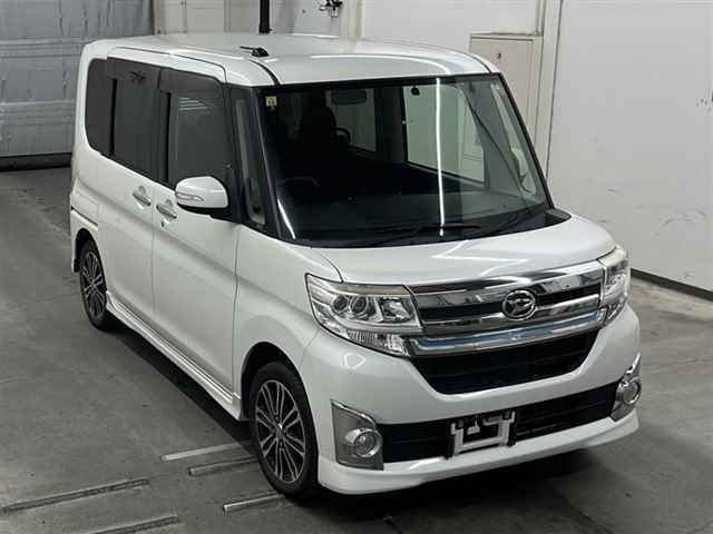 DAIHATSU TANTO 2014