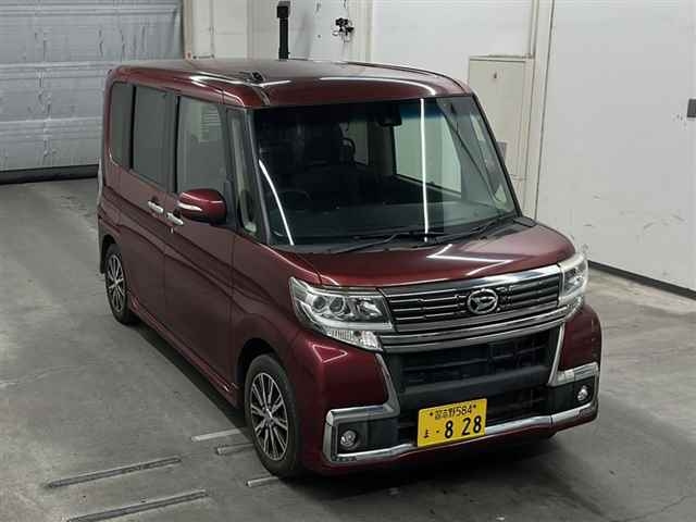 DAIHATSU TANTO 2015