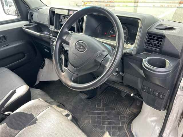 DAIHATSU HIJET VAN 2018