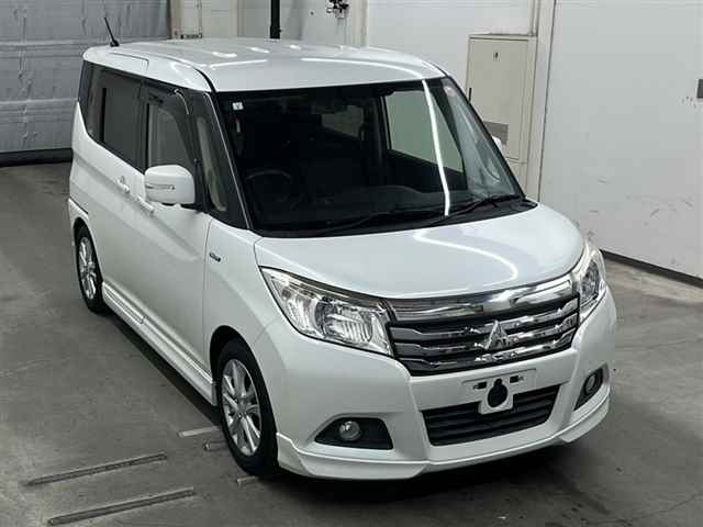 MITSUBISHI DELICA D2 2017