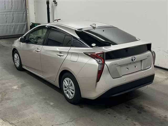 TOYOTA PRIUS 2018