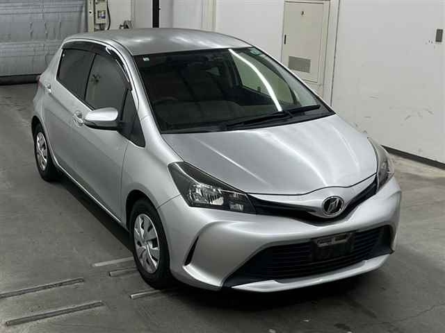 TOYOTA VITZ 2014