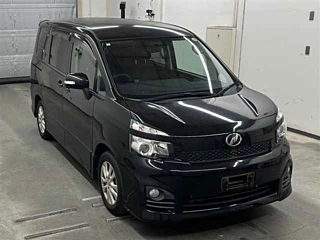 TOYOTA VOXY 2010